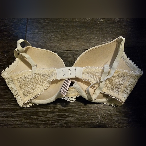 Victoria's Secret Dream Angels Bra - Picture 2 of 3